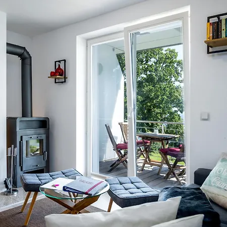 Ferienwohnungen Villa Nause Mit Sauna, Fitness, Naturteich, Parkplatz, Spielplatz Und Direkten Meerblick Sassnitz Exterior photo