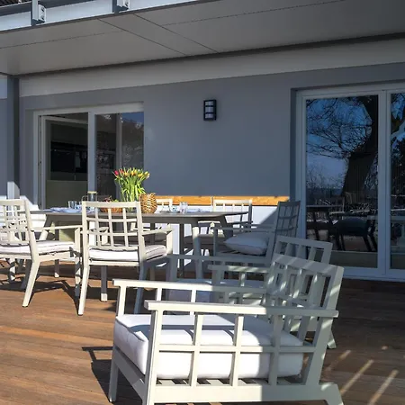 Ferienwohnungen Villa Nause Mit Sauna, Fitness, Naturteich, Parkplatz, Spielplatz Und Direkten Meerblick Sassnitz Room photo