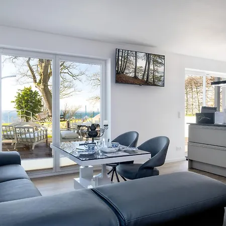Ferienwohnungen Villa Nause Mit Sauna, Fitness, Naturteich, Parkplatz, Spielplatz Und Direkten Meerblick Sassnitz Room photo