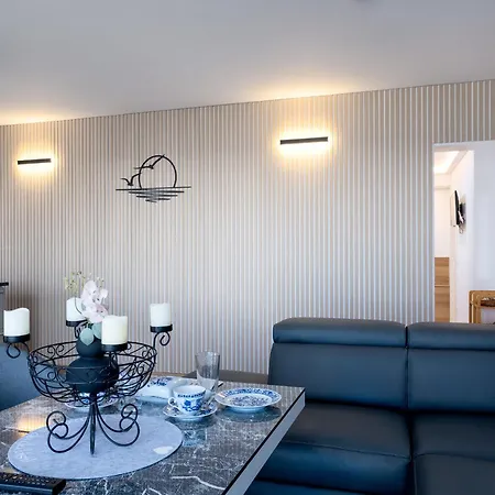 Ferienwohnungen Villa Nause Mit Sauna, Fitness, Naturteich, Parkplatz, Spielplatz Und Direkten Meerblick Sassnitz Room photo